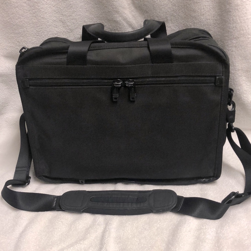 Tumi Alpha Black Ballistic Nylon Expandable Briefcase… Gem